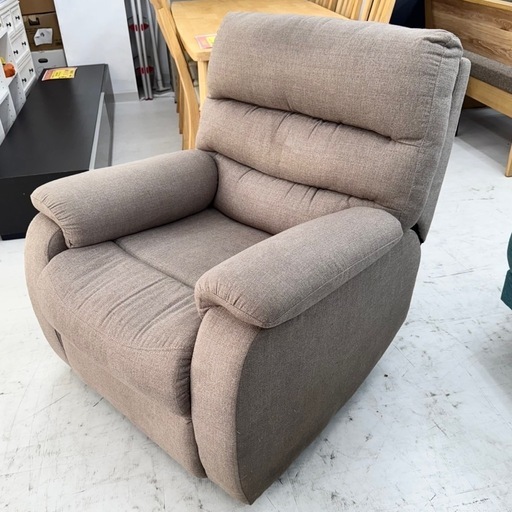 ②【超美品‼️】定価54,890円♪ ニトリ 1人用電動リクライニングソファ 1人掛け 布製モカ♪
