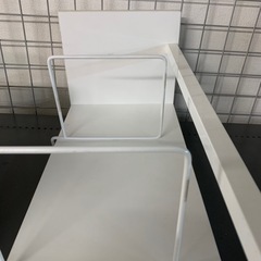 ブックスタンド　シェルフ　本立て　本棚　インテリア　家具の画像