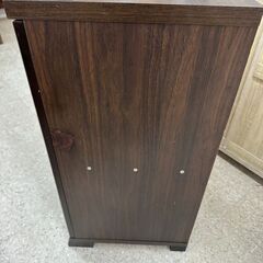 ★リユースのサカイ高崎店★TJ12303  食器棚 茶 H81.5×D41.5×W58.5 クリーニング済みの画像
