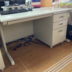 オフィスデスク&チェアの画像