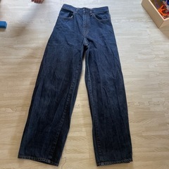 ユニクロ　ワイドフィットカーブジーンズ　24 UNIQLO デニムの画像