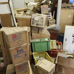 5000円で持ち帰り放題電材大量の画像