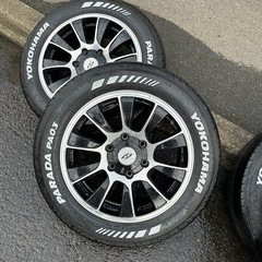 ハイエース200系タイヤホイール17インチの画像