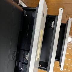 【中古】4点セット　デスク　キャビネット　椅子の画像