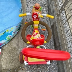 アンパンマン三輪車の画像