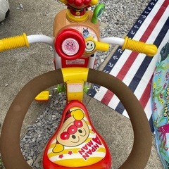 アンパンマン三輪車の画像