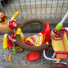 アンパンマン三輪車の画像
