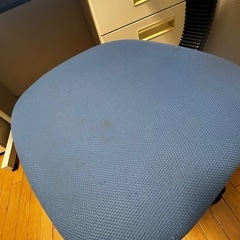 【中古】4点セット　デスク　キャビネット　椅子の画像