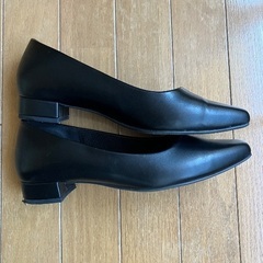 GU女性パンプス25cm(1度のみ使用)の画像