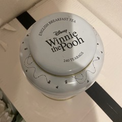 コストコ くまのプーさん　お茶 ケース缶の画像