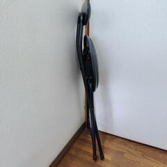 背もたれ付き折りたたみ式パイプ椅子の画像