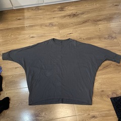 ユニクロ　オーバーサイズ長袖Tシャツ XL 2色セットの画像