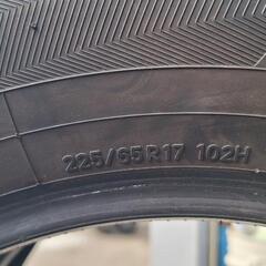 国産タイヤ　バリ目バリ山✨　225/65R17  4本セット…イボあとあり…✨️の画像