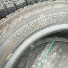 スタッドレスタイヤ4本セット175/65R15の画像