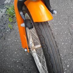 折り畳み自転車16インチの画像