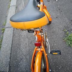 折り畳み自転車16インチの画像