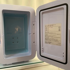 【新品！未使用！半額以下】ポータブル電子式保冷保温ボックスの画像