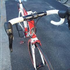 中古自転車３６５３　美品！　ロードバイク　２０１１年モデル　COLNAGO    CLX2.0   ULTEGRA    カーボンフレーム　７００×２３C　２×10段ギヤ　フレームサイズ５４０㎜　身長１７０位から　定価409500円の画像