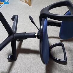 事務用椅子の画像