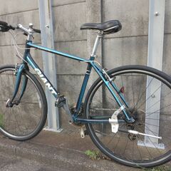 GIANT　ESCAPE　ジャイアント　エスケープ　R3 　クロスバイクです。　前後タイヤ新品交換済みです。の画像