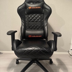 COUGARゲーミングチェア の画像