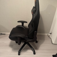 COUGARゲーミングチェア の画像