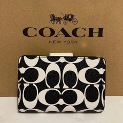 COACH レディース CP420 二つ折り財布の画像
