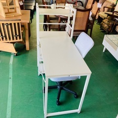 パソコンデスク　ラック付デスク　オフィスチェア　メッシュチェア　ホワイト家具
の画像