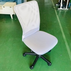 パソコンデスク　ラック付デスク　オフィスチェア　メッシュチェア　ホワイト家具
の画像