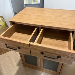 食器棚の画像