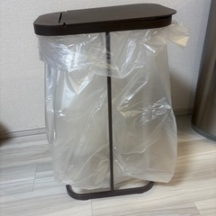 【決まりました】ゴミ箱 ゴミ袋ホルダー ブラウンの画像