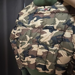 Tommy Hilfiger迷彩ジャケット レディース S〜Mの画像