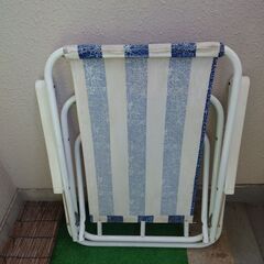 バルコニー用の椅子の画像