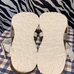 【新品】EDWIN ビジュー付きサンダル 23cmの画像