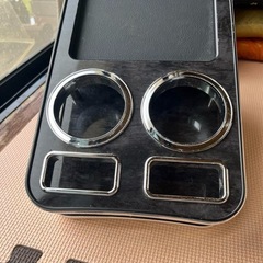 デリカD5センターテーブルの画像