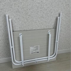 折りたたみ机の画像