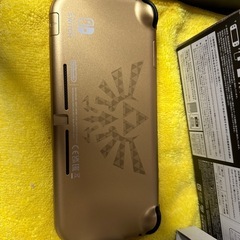 Nintendo Switch lite ハイラルエディションの画像