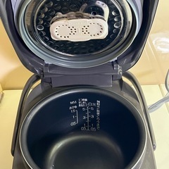 象印 5.5合炊き 炊飯器の画像