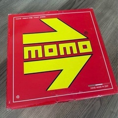 momoステアリング 350mmの画像