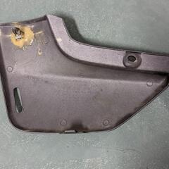 CB400SF NC39 サイドカバー　右の画像