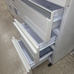 J8542 【リユースのサカイ柏店】　AQUA アクア 冷蔵庫 クリアウォームホワイト AQR-VZ37KL-W  368L 4ドア 左開きタイプ 2021年製　クリーニング済み　参考価格184,800円の画像