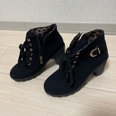 BLACKショートブーツの画像