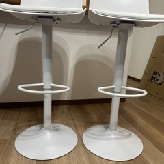 カウンターチェア2脚セット 回転 昇降式 バースツール ハイチェア ダイニングチェア 床 シート 背もたれ スツール キッチンカウンター 白いの画像