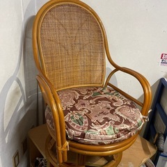 ラタン回転座椅子の画像
