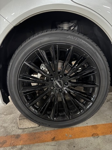 ヨコハマタイヤ245/45/20