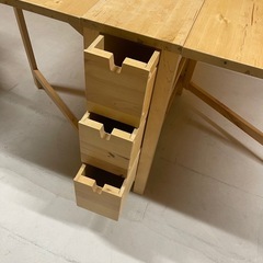 IKEAダイニングテーブルの画像