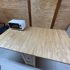 IKEAダイニングテーブルの画像
