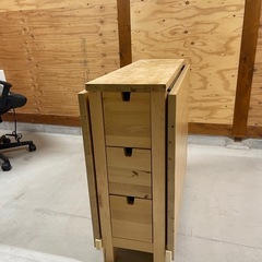 IKEAダイニングテーブルの画像
