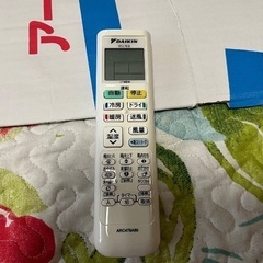 【2022年製・美品】DAIKIN エアコン AN22ZEBKS-W　ホース、室内外機セットの画像