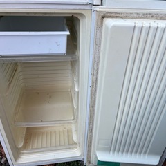 前開き冷凍庫　100L容量の画像
